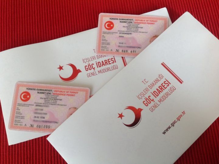 TÜRKİYE'DE OTURMA VE ÇALIŞMA İZNİ